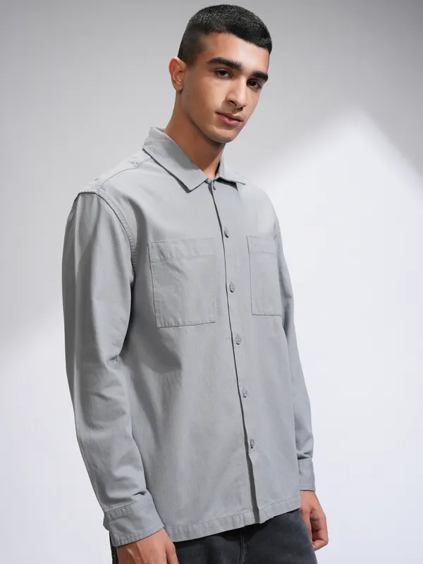 Highlander Men Grey Solid Oversized Fit Casual Shirt