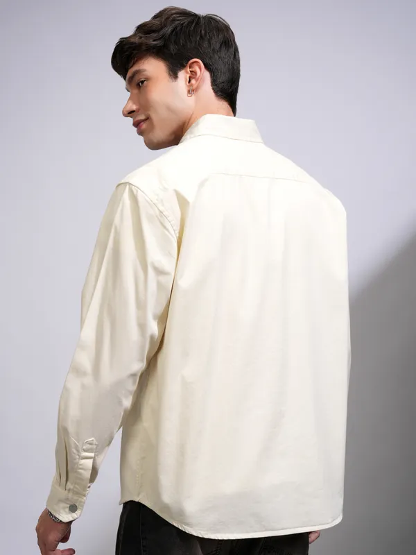 Highlander Men Cream Solid Oversized Casual Shirt