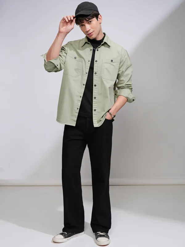 Highlander Men Green Solid Oversized Fit Casual Shirt
