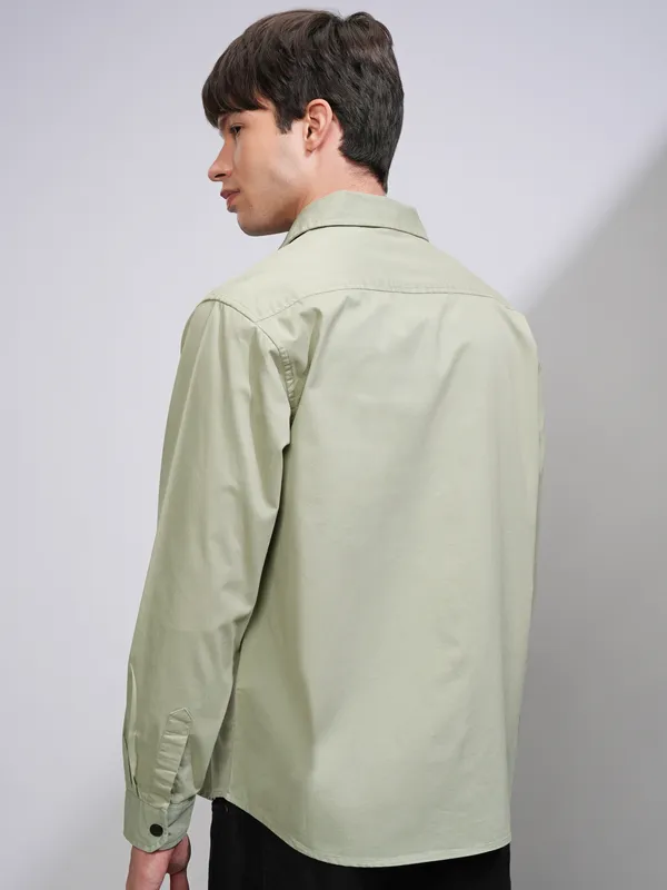 Highlander Men Green Solid Oversized Fit Casual Shirt