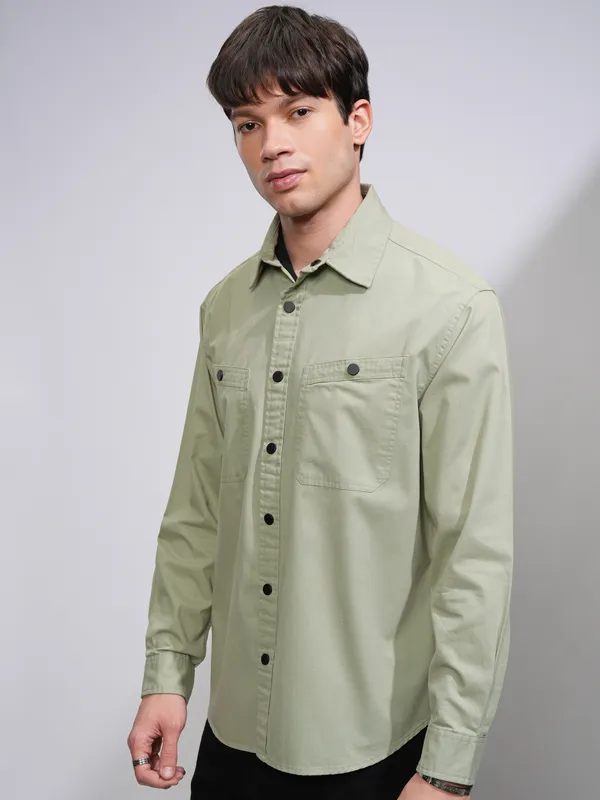 Highlander Men Green Solid Oversized Fit Casual Shirt