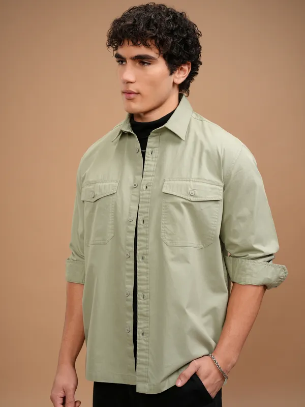 Highlander Men Green Solid Oversized Fit Casual Shirt