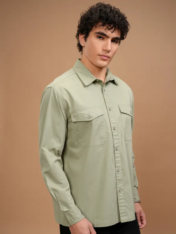 Highlander Men Green Solid Oversized Fit Casual Shirt