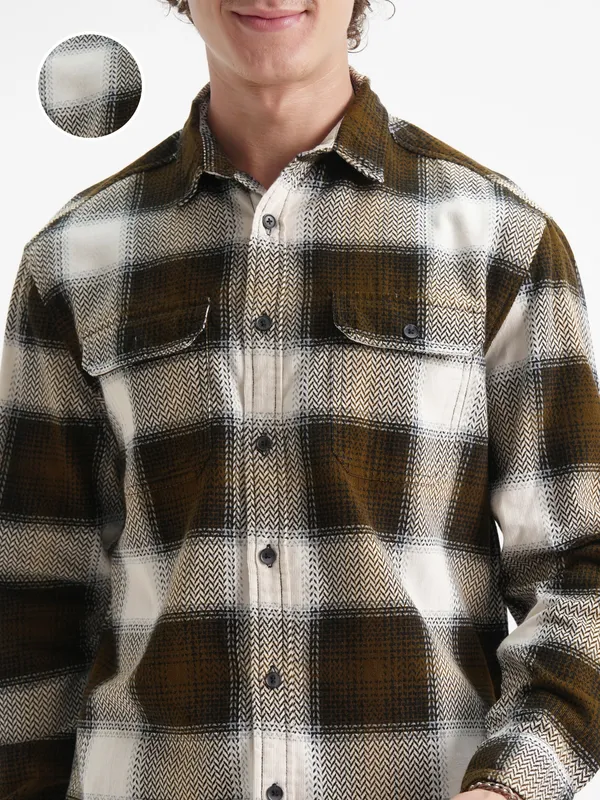 Men Relaxed Fit Casual Shirt
