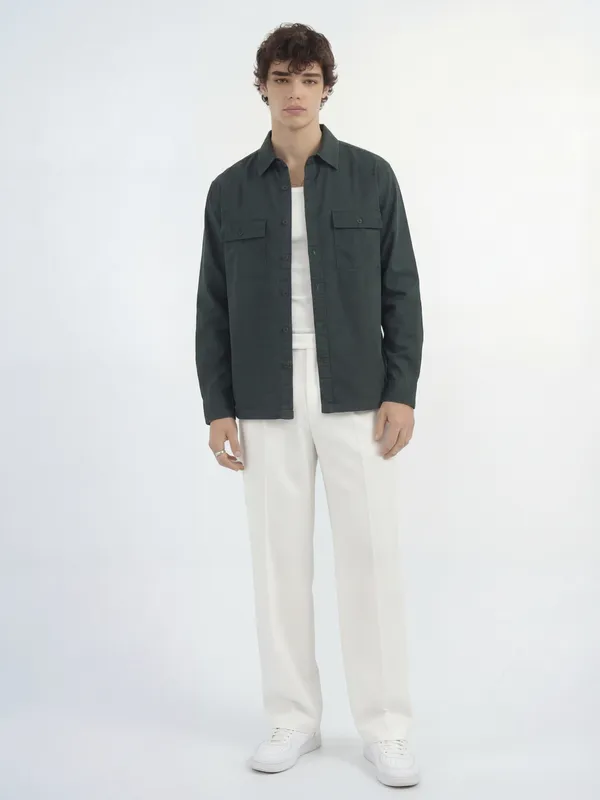 Highlander Men Green Solid Relaxed Fit Casual Shirt