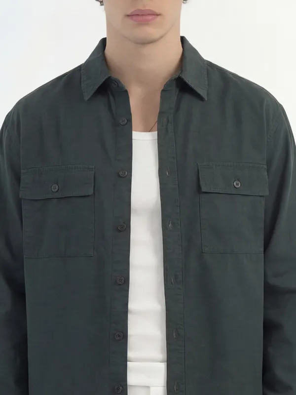 Highlander Men Green Solid Relaxed Fit Casual Shirt