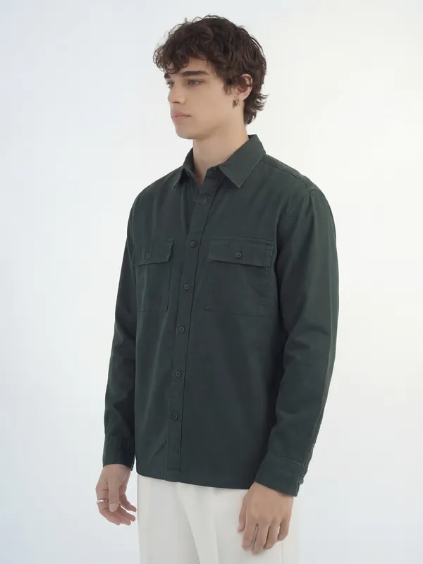 Highlander Men Green Solid Relaxed Fit Casual Shirt