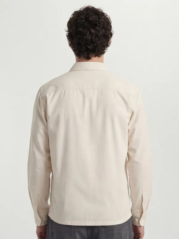 Highlander Men Cream Solid Oversized Fit Casual Shirt