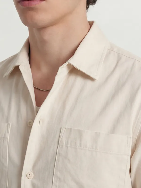 Highlander Men Cream Solid Oversized Fit Casual Shirt