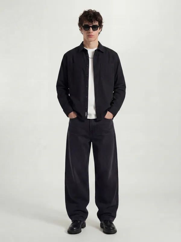 Highlander Men Black Solid Oversized Fit Casual Shirt