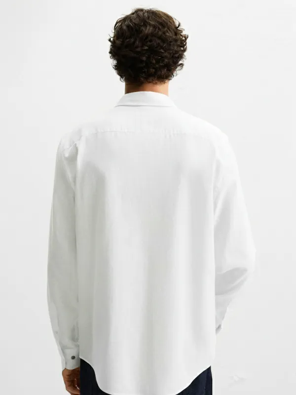 Highlander Men White Self Design Relaxed Fit Casual Shirt