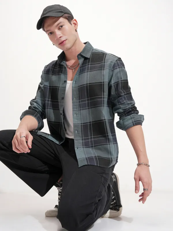 Highlander Men Blue Checked Relaxed Fit Casual Shirt