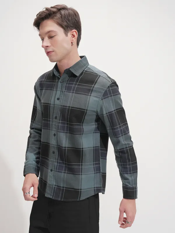 Highlander Men Blue Checked Relaxed Fit Casual Shirt