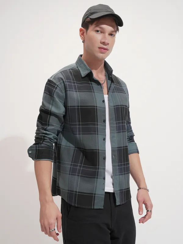 Highlander Men Blue Checked Relaxed Fit Casual Shirt