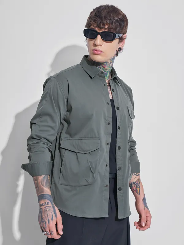 Highlander Men Grey Solid Oversized Fit Casual Shirt