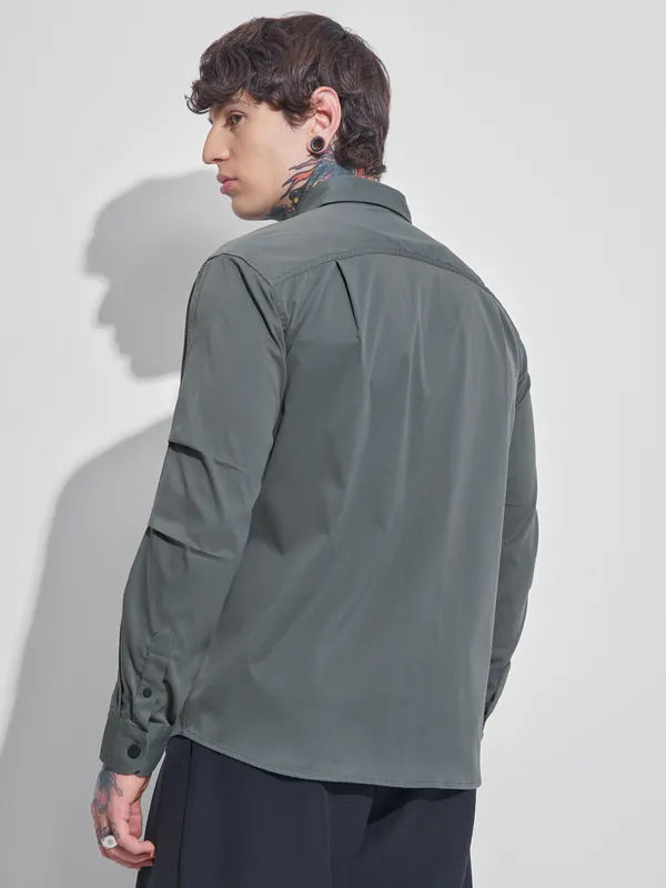 Highlander Men Grey Solid Oversized Fit Casual Shirt