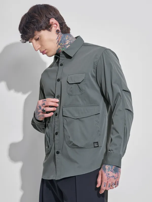 Highlander Men Grey Solid Oversized Fit Casual Shirt