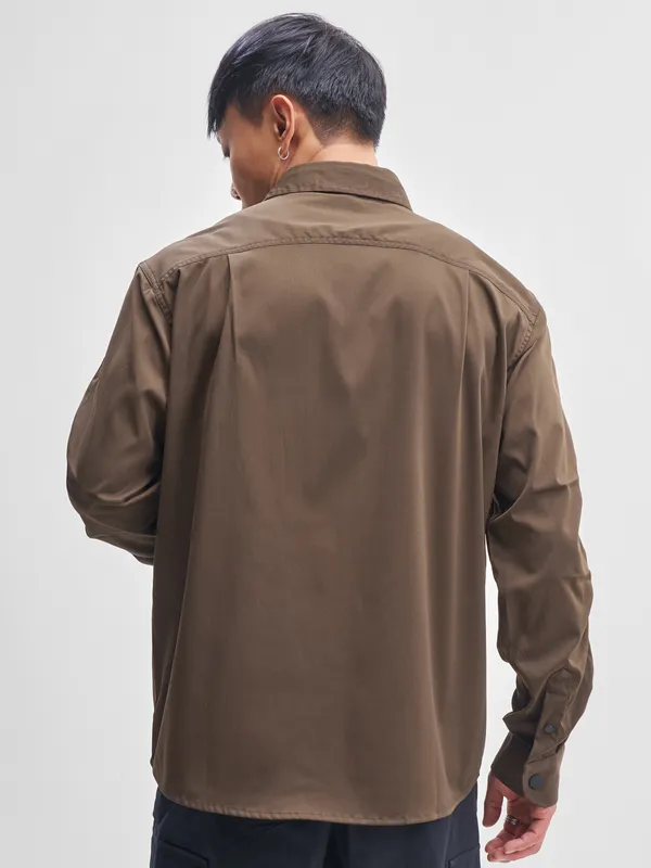 Highlander Men Brown Solid Oversized Fit Casual Shirt