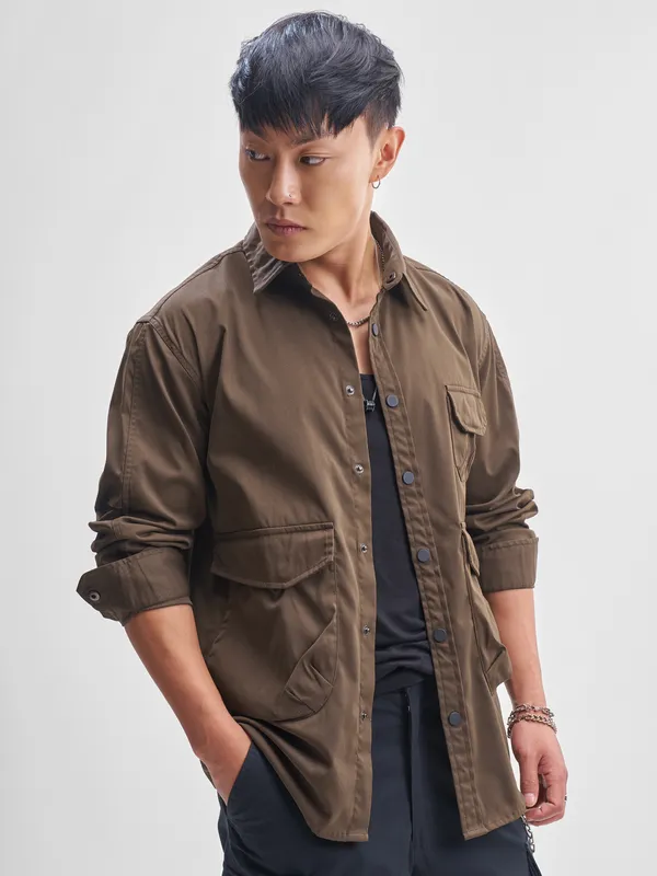 Highlander Men Brown Solid Oversized Fit Casual Shirt