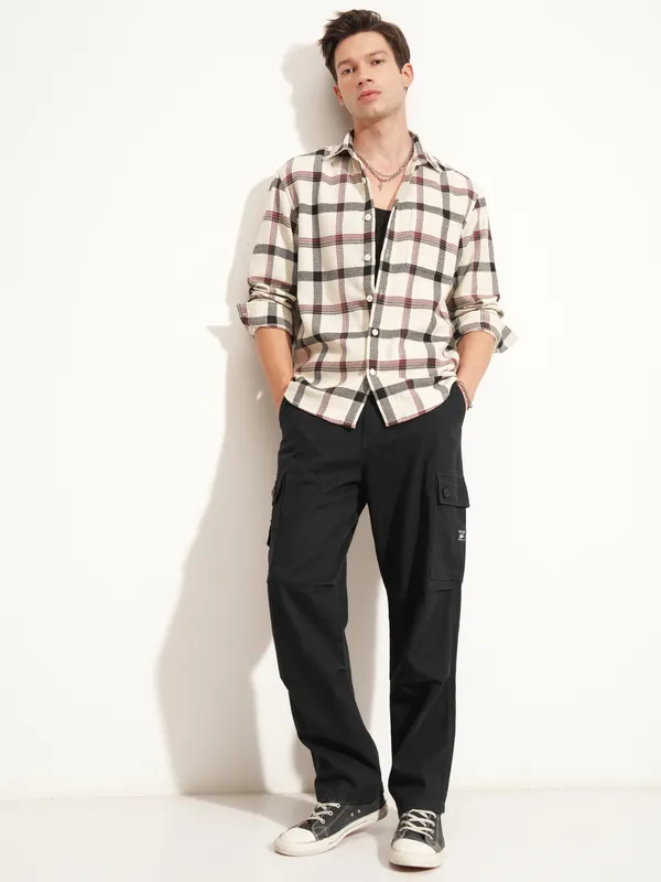 Highlander Men Cream Checked Relaxed Fit Casual Shirt