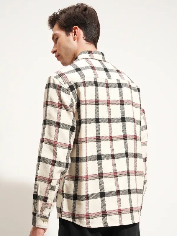Highlander Men Cream Checked Relaxed Fit Casual Shirt