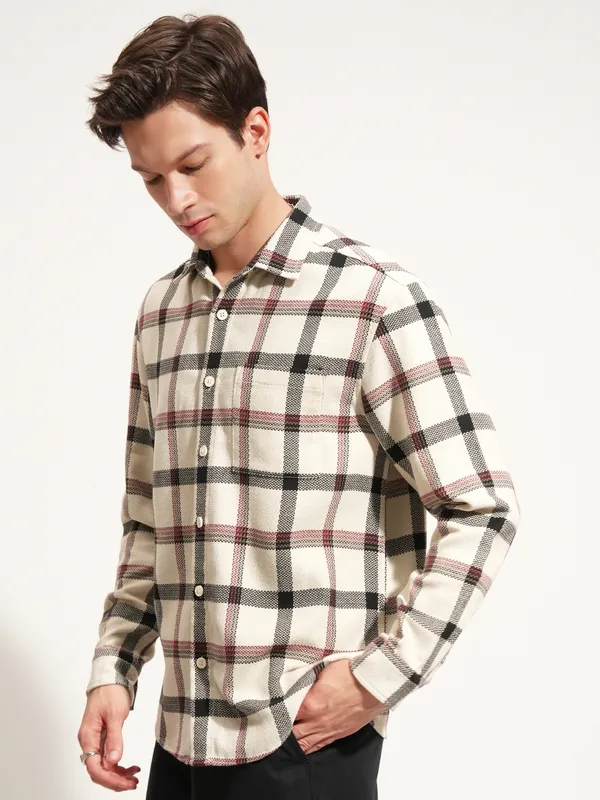 Highlander Men Cream Checked Relaxed Fit Casual Shirt