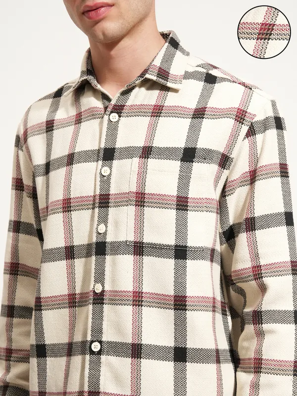 Highlander Men Cream Checked Relaxed Fit Casual Shirt
