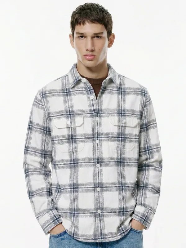 Highlander Men White Checked Relaxed Fit Casual Shirt