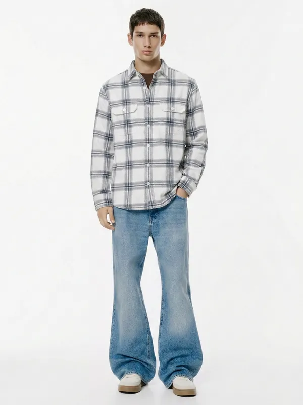 Highlander Men White Checked Relaxed Fit Casual Shirt