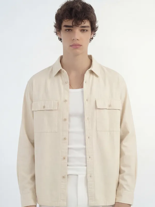 Highlander Men Cream Solid Relaxed Fit Casual Shirt