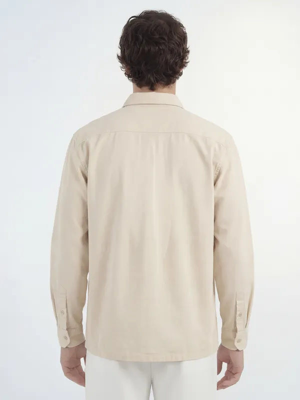 Highlander Men Cream Solid Relaxed Fit Casual Shirt