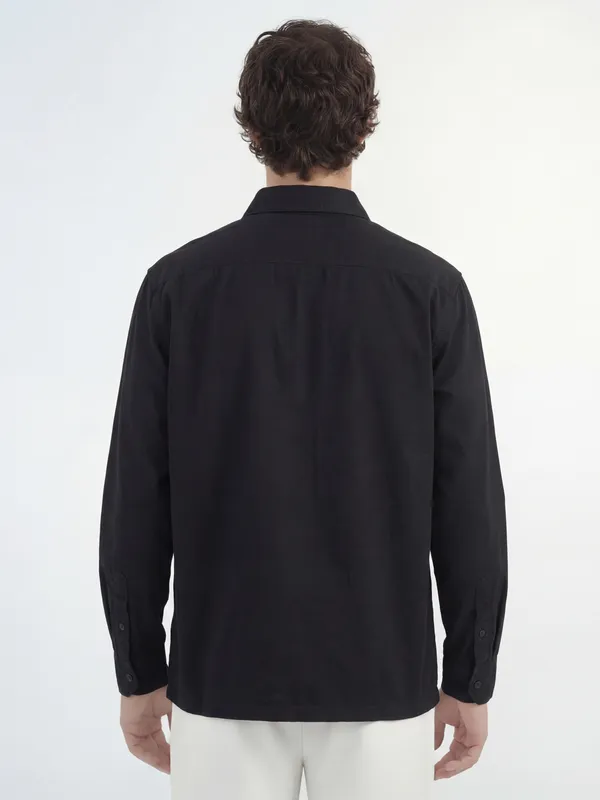 Highlander Men Black Solid Relaxed Fit Casual Shirt