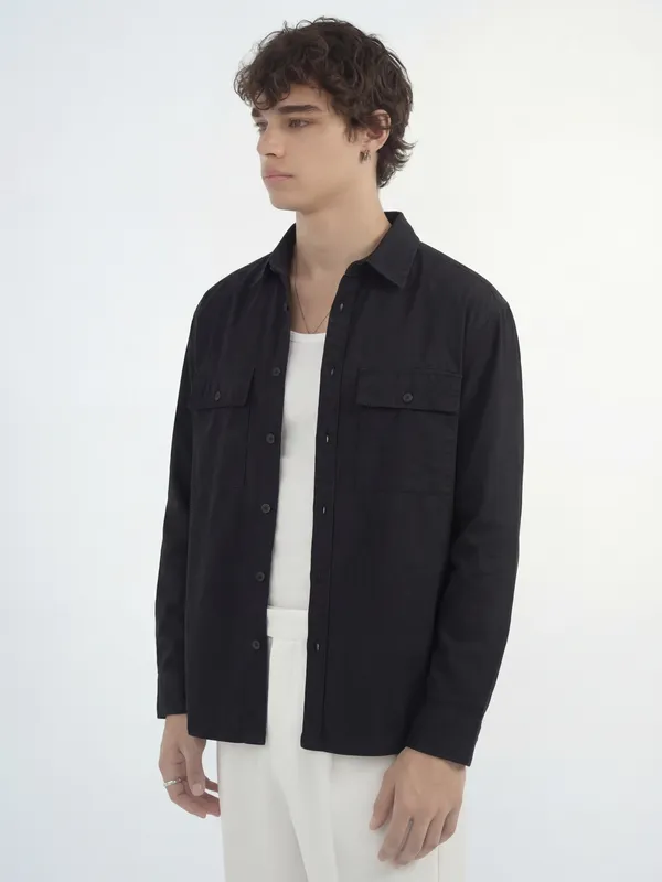 Highlander Men Black Solid Relaxed Fit Casual Shirt