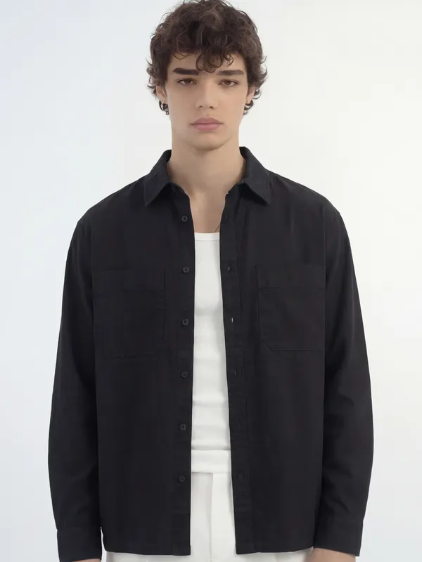 Highlander Men Black Solid Relaxed Fit Casual Shirt