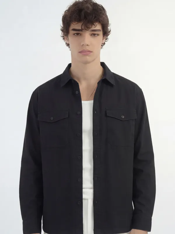 Highlander Men Black Solid Relaxed Fit Casual Shirt