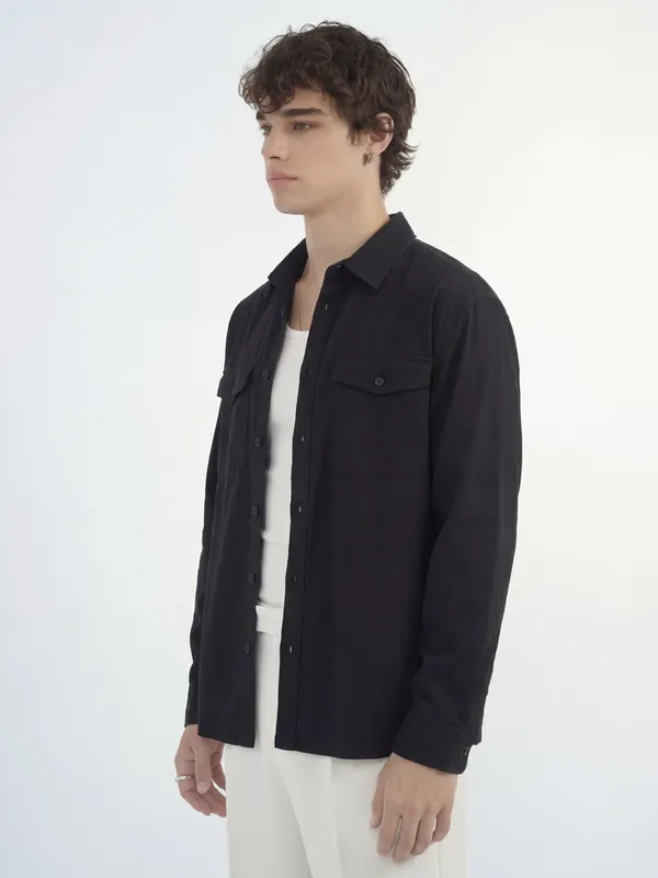 Highlander Men Black Solid Relaxed Fit Casual Shirt