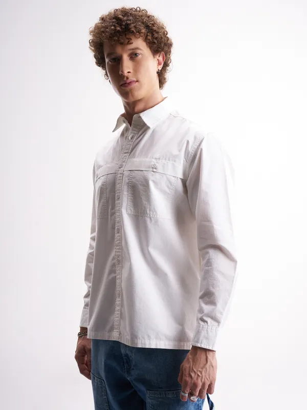 Highlander Men White Solid Oversized Fit Casual Shirt