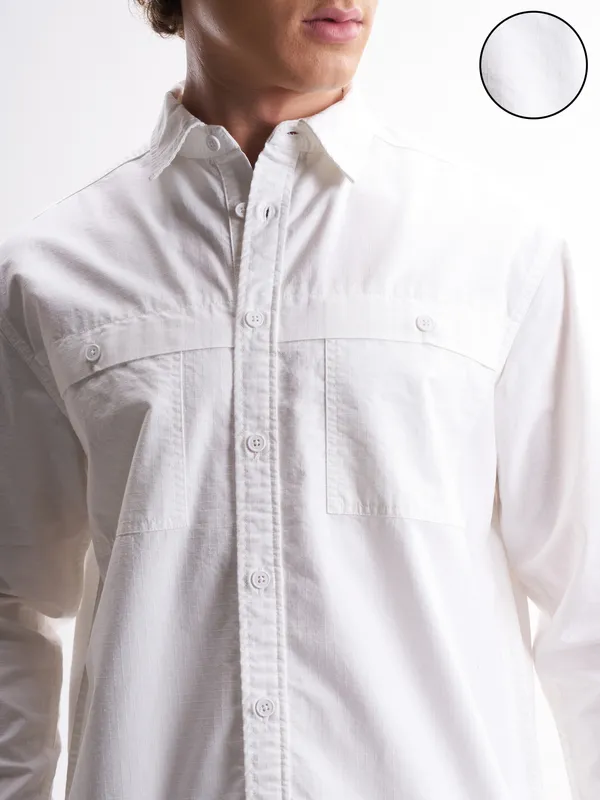 Highlander Men White Solid Oversized Fit Casual Shirt