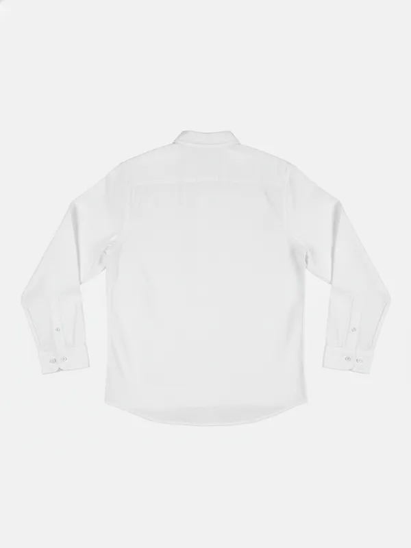 Highlander Men White Solid Oversized Fit Casual Shirt