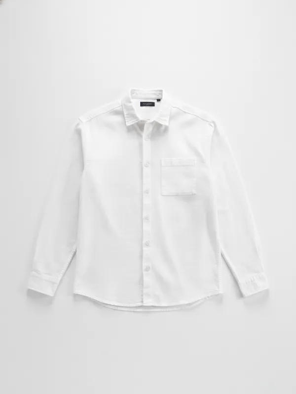 Highlander Men White Solid Oversized Fit Casual Shirt