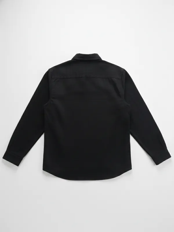 Highlander Men Black Solid Oversized Fit Casual Shirt