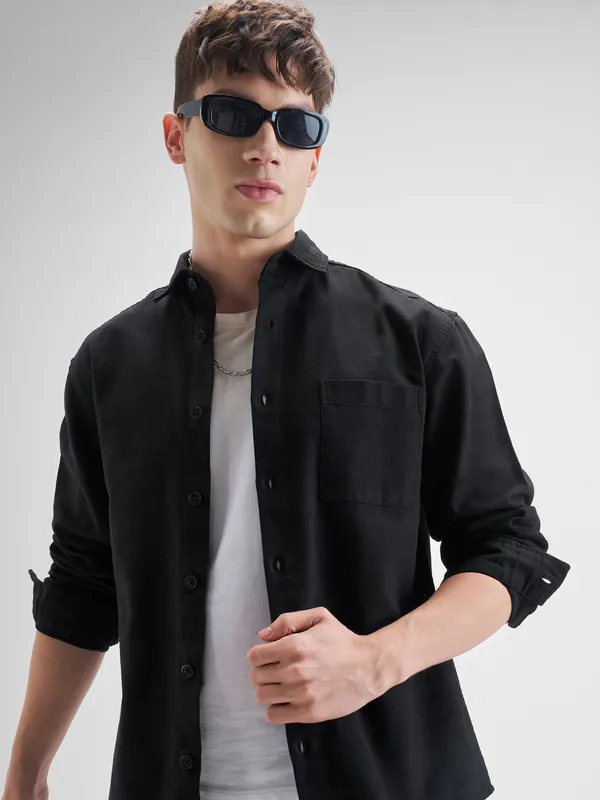 Highlander Men Black Solid Oversized Fit Casual Shirt