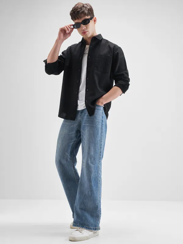 Highlander Men Black Solid Oversized Fit Casual Shirt