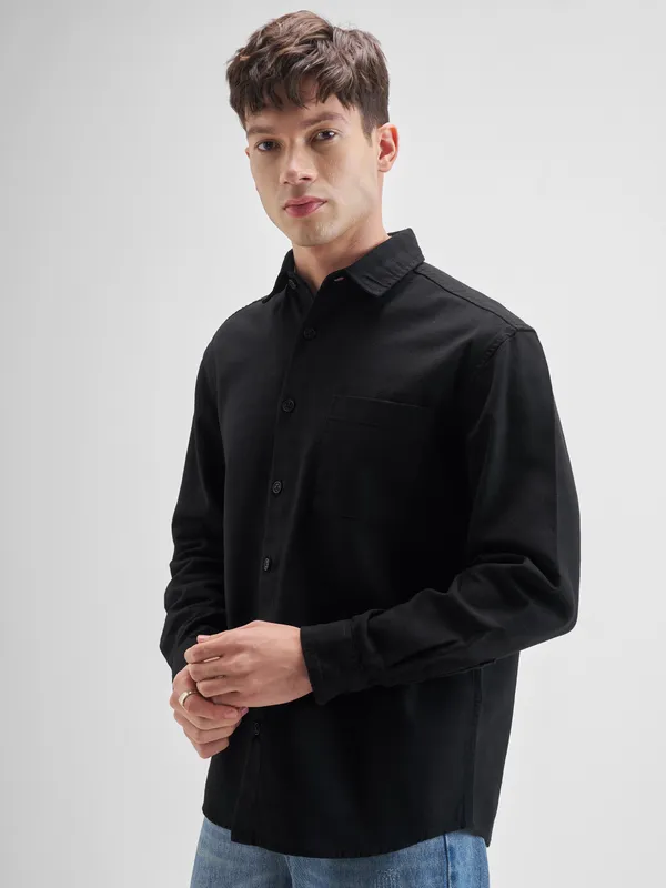 Highlander Men Black Solid Oversized Fit Casual Shirt