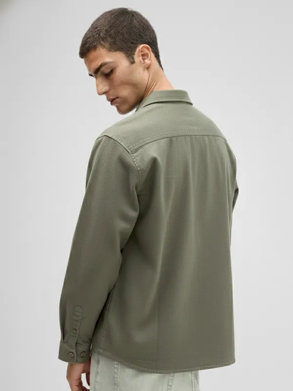 Highlander Men Olive Solid Relaxed Fit Casual Shirt