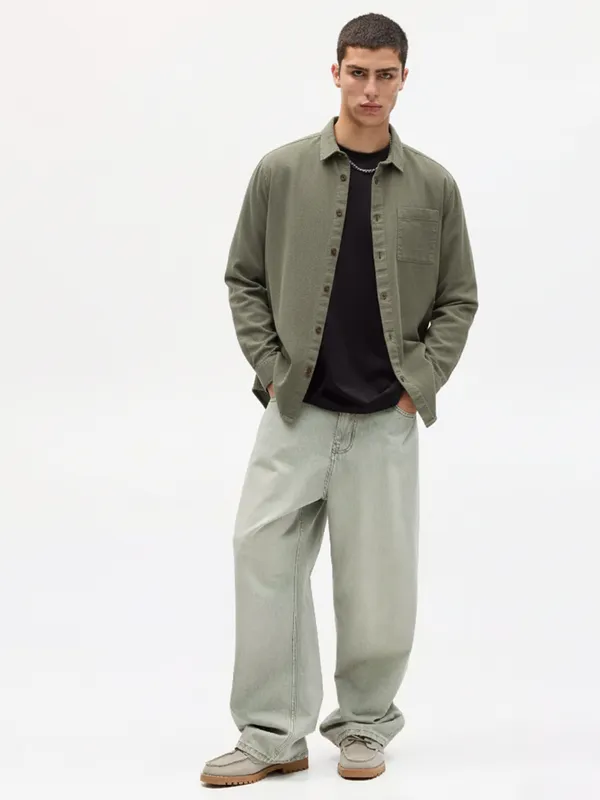 Highlander Men Olive Solid Relaxed Fit Casual Shirt