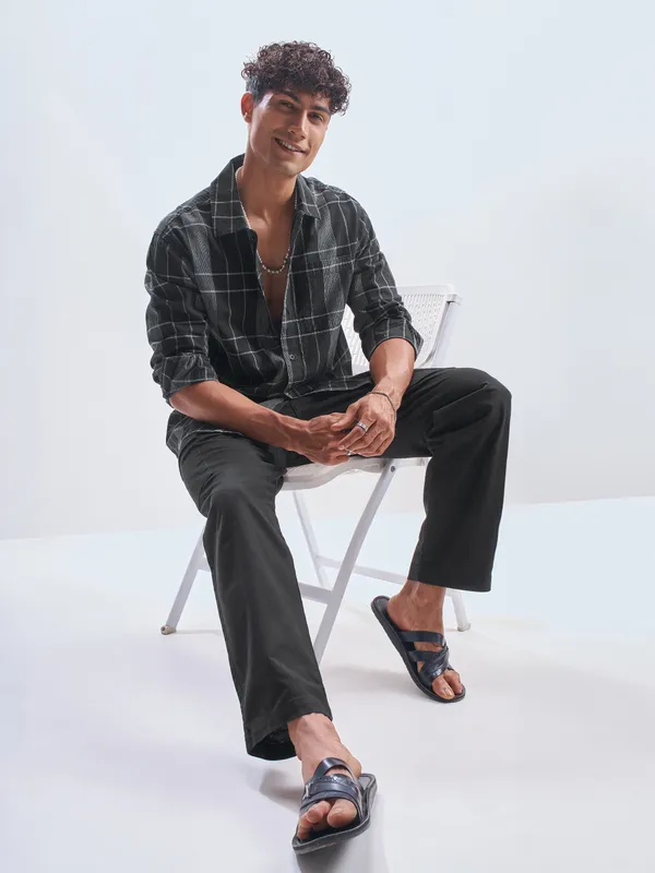 Highlander Men Black Checked Oversized Fit Casual Shirt