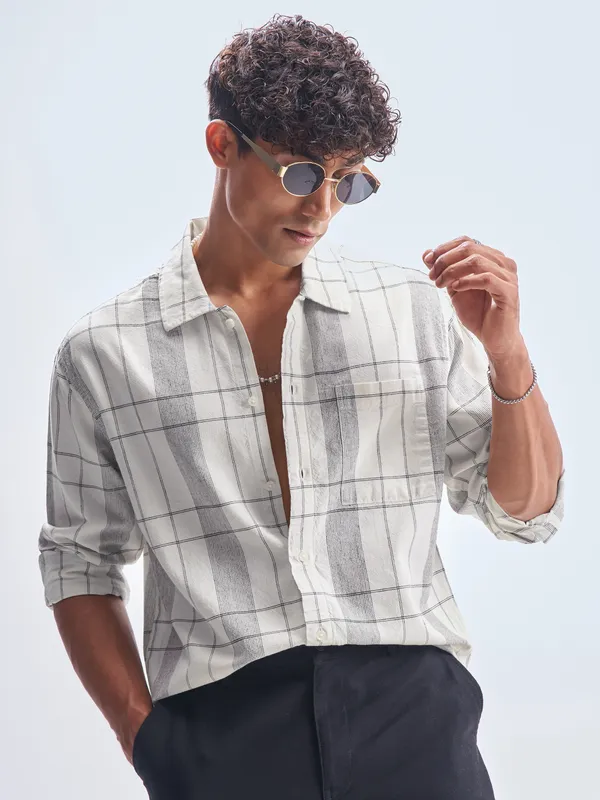 Highlander Men Cream Checked Oversized Fit Casual Shirt