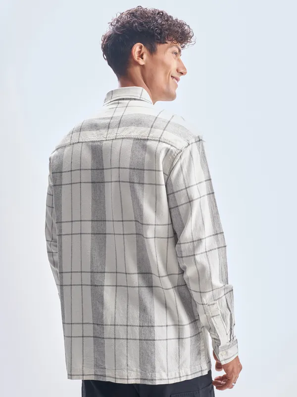 Highlander Men Cream Checked Oversized Fit Casual Shirt