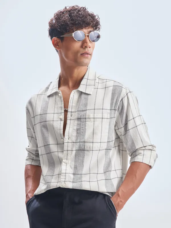 Highlander Men Cream Checked Oversized Fit Casual Shirt